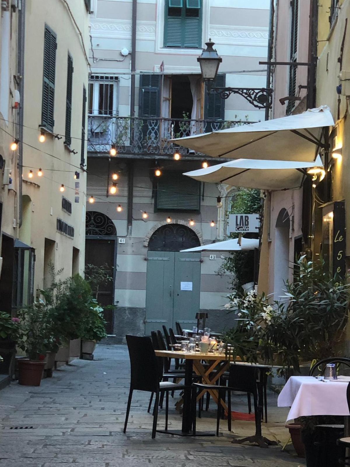 La Casa Sulla Piazzetta Apartment อัลเบงกา ภายนอก รูปภาพ